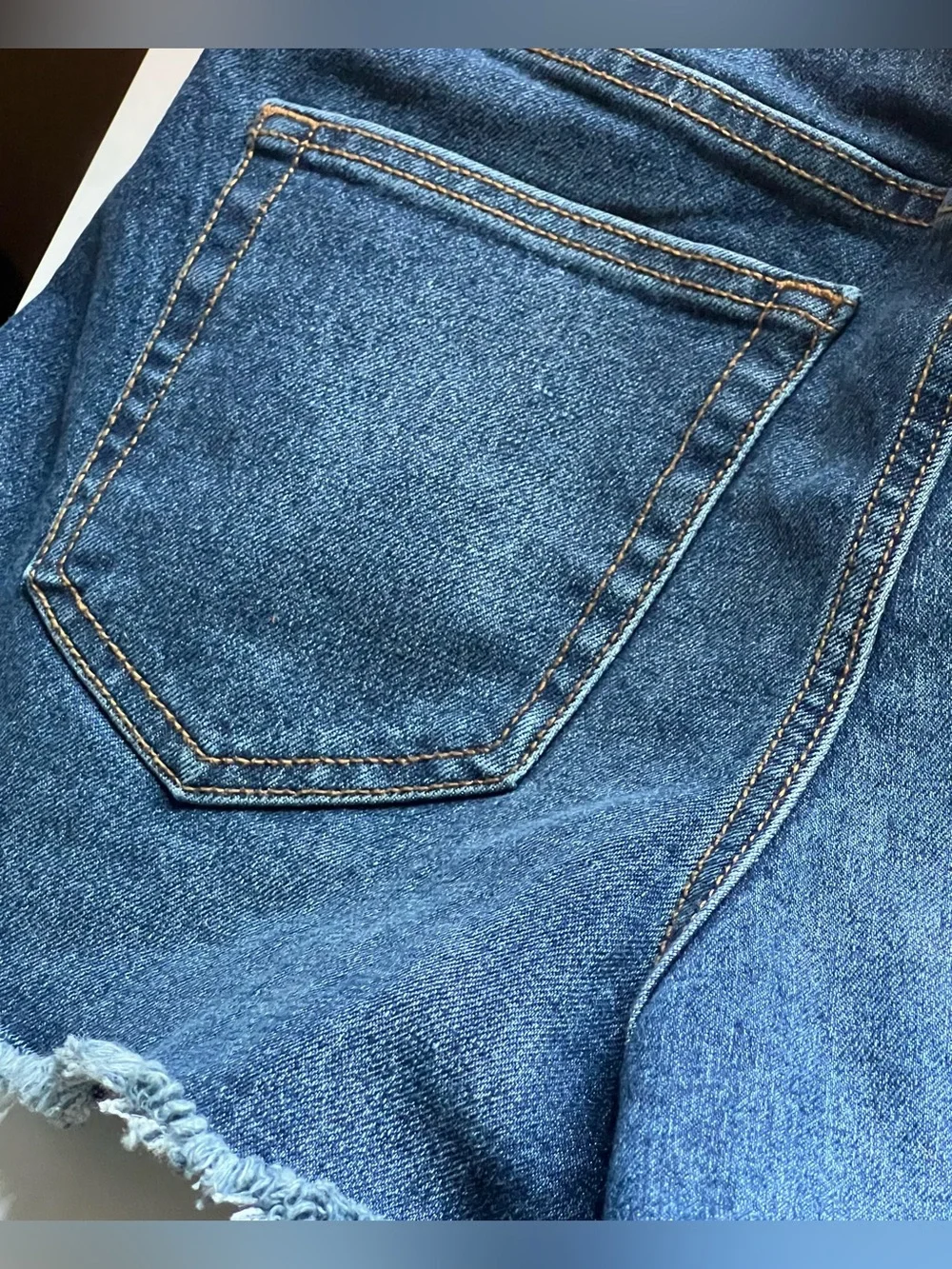 No Boundaries Women’s Dark Wash Denim High Rise Jean Shorts Size 10 Like New!